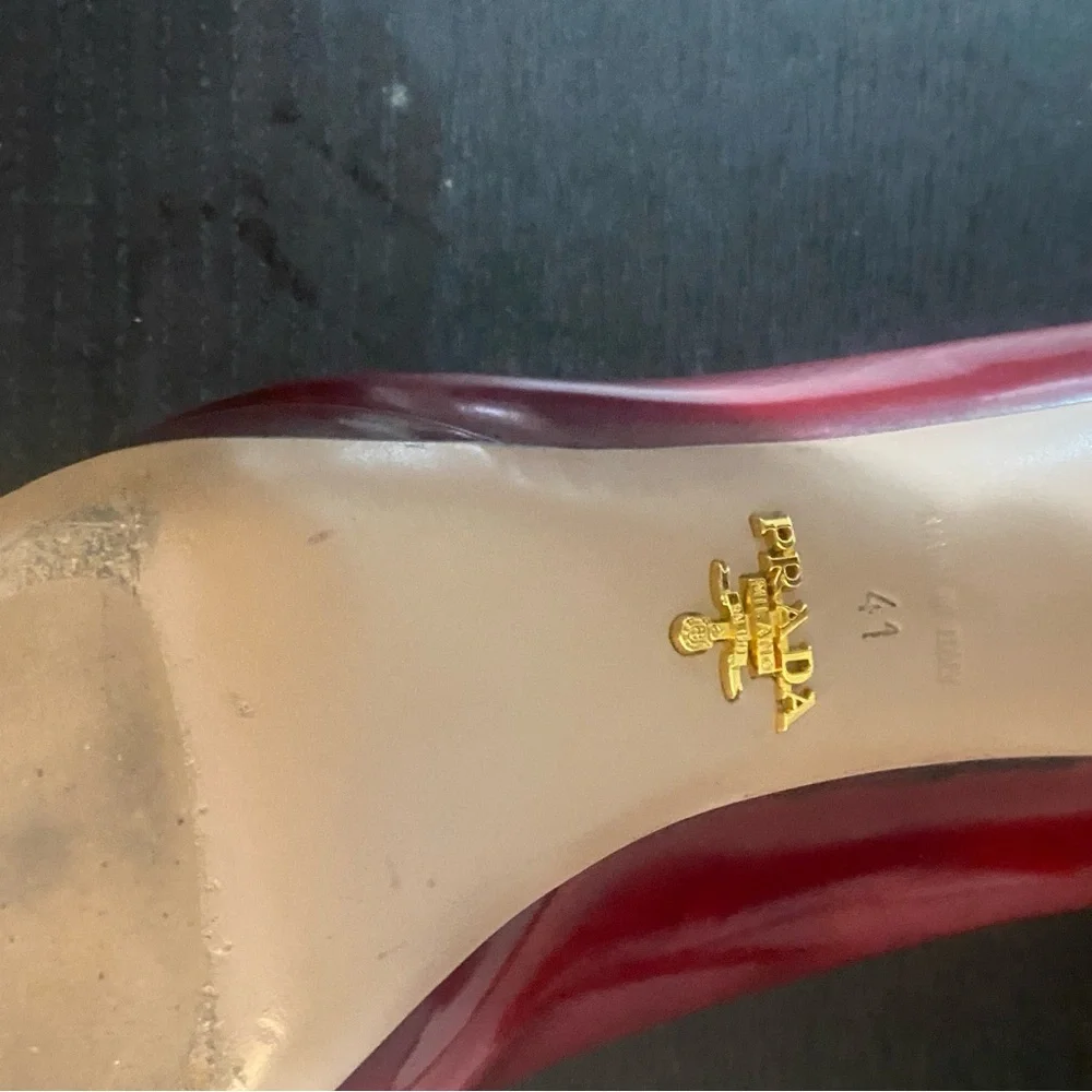 PRADA - Red Rounded High Heels Authentic - Picture 6 of 8